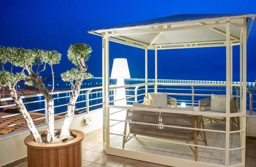 Patras Hotel | 65 m² Hotel ∙ 6 guests