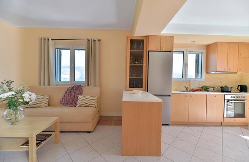 Agios Dimitrios Apartment | 70 m² Apartment ∙ 3 bedrooms ∙ 5 guests