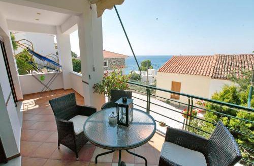 Plomari Apartment | 75 m² Apartment ∙ 2 bedrooms ∙ 8 guests