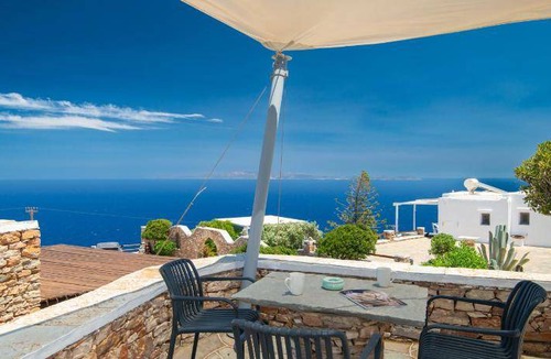 Sifnos Apartment | 75 m² Serviced apartment ∙ 2 bedrooms ∙ 4 guests