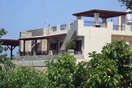 Limeniskos House | 78 m² House ∙ 2 bedrooms ∙ 5 guests