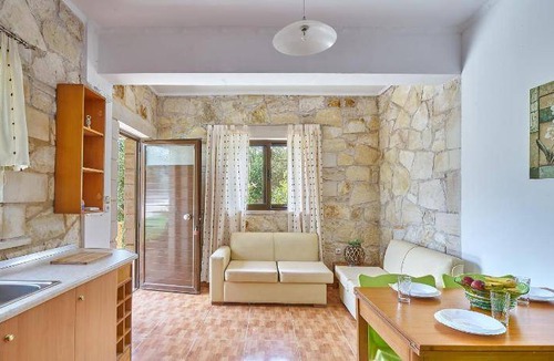 Exopoli House | 80 m² House ∙ 2 bedrooms ∙ 6 guests