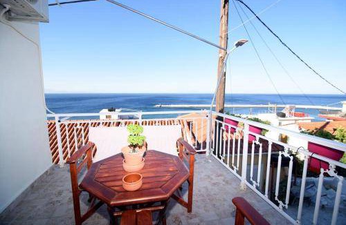 Plomari House | 85 m² House ∙ 3 bedrooms ∙ 5 guests