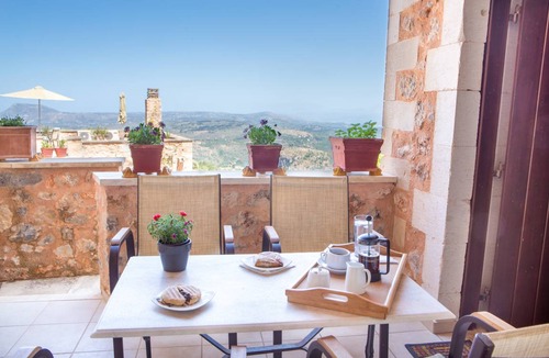 Samonas House | 90 m² House ∙ 2 bedrooms ∙ 4 guests