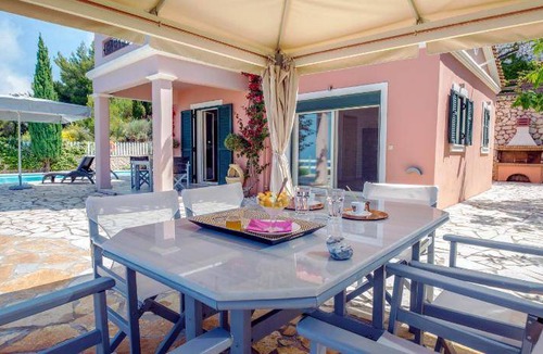 Lefkas Villa | 90 m² Villa ∙ 2 bedrooms ∙ 6 guests