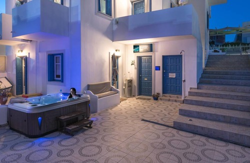 Milos Apartment | 93 m² Serviced apartment ∙ 3 bedrooms ∙ 127 guests