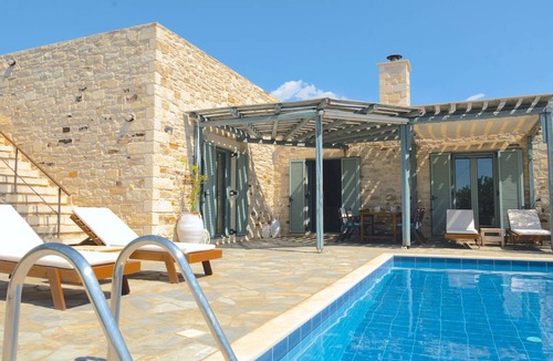 Faistos House | 97 m² House ∙ 2 bedrooms ∙ 4 guests