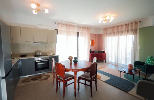 Thessaloniki Apartment | 98sqm condo with seaview and private parking in a lively neighbourhood