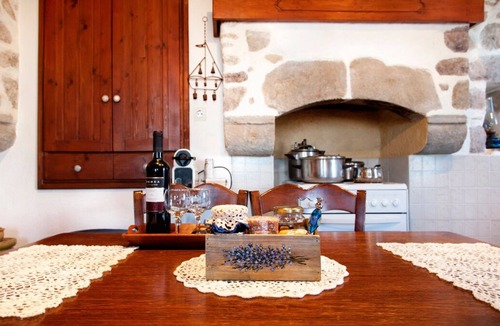 Nikia House | A beautiful fully eqquiped traditional house