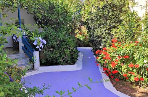 Koutsounari Apartment | A Cretan house in the garden.
