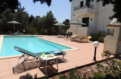 Apokoronas Villa | A Modern 3 Bedroom Villa with a Large Pool & Good Privacy but Close to Amenities