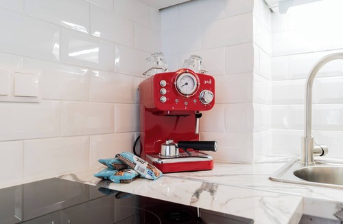 Athens Apartment | AcroLofts M62 - Budget Room, 300m from Metro Station