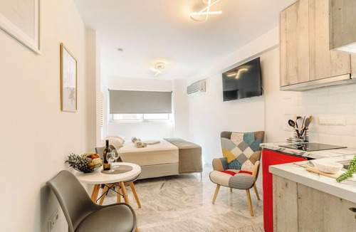 Athens Apartment | AcroLofts M62 - Budget Room, 300m from Metro Station