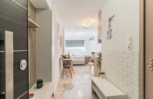 Athens Apartment | AcroLofts M62 - Budget Room, 300m from Metro Station