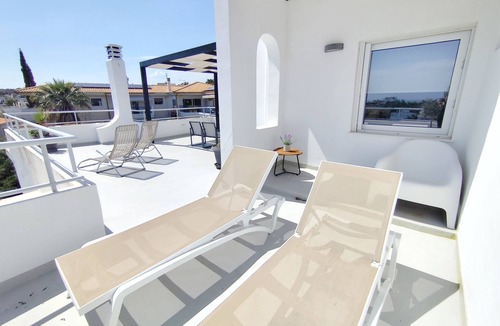 Vari-Voula-Vouliagmeni Apartment | Adelos Maisonette Near Vouliagmeni Beach