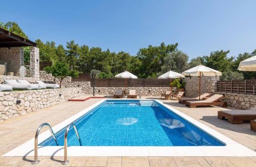 Ixia Villa | Adonis Villa in nature
