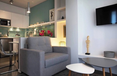 Exarhia Apartment | #AH22 Jade studio Sum