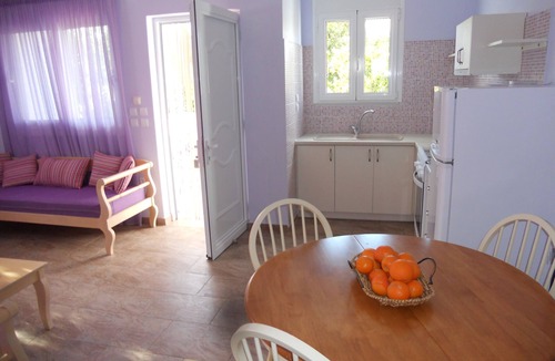 Valimitika Cottage | Aigion: country holiday home - Aigio
