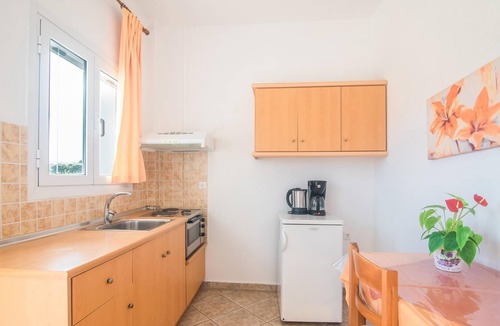 Ag. Georgios Apartment | Aleka Apartment 2 with Sea View, Terrace, Balcony & Wi-Fi
