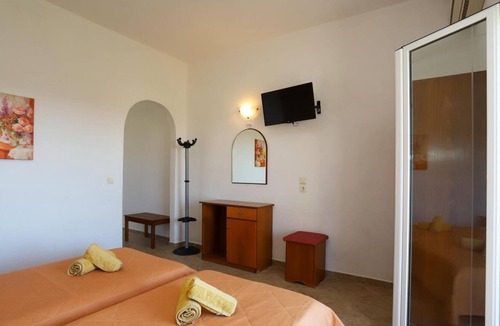 Ag. Georgios Apartment | Aleka Apartment 4 with Sea View, Terrace, Balcony & Wi-Fi