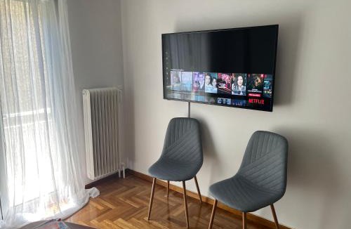 Goudi Apartment | Alex’s home next to Laiko