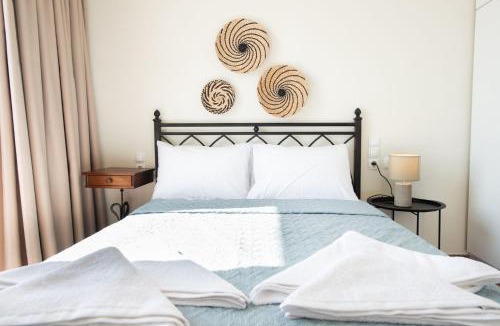 Kokinos Pirgos Apartment | Alkioni Suite with harbor view