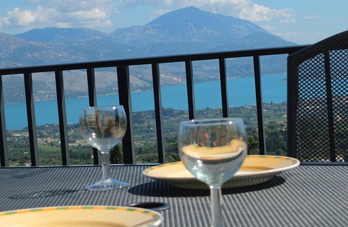 Kaminarata Villa | ALL ROUND SEA & ISLAND VIEWS. QUIET AND WITHOUT NEIGHBOURS. BEST BEACHES.