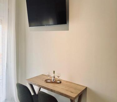 Xanthi Apartment | All Season - Spring Room
