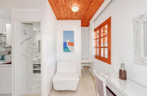 Troulos Apartment | Almira Hotel
