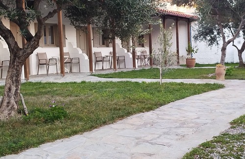 Neo Kalamaki Apartment | Almmos Mezzanine Apartments for rent 50 meters from the sea in Kalamaki Crete