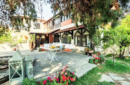 Paradhisos House | Alterra Vita
