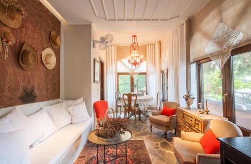 Paradhisos House | Alterra Vita
