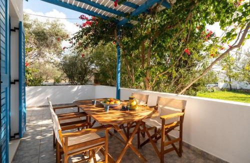 Aliki House | ALYKI'S FAMILY POOL Villa