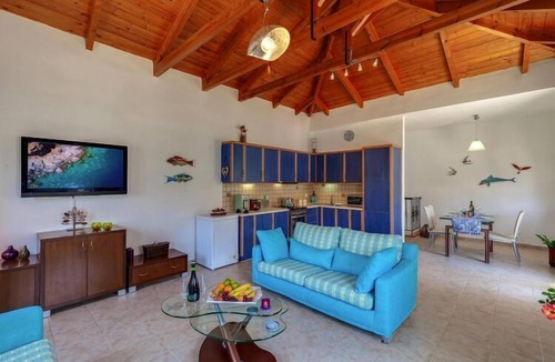 Kavallos House | Amazing cottage in Kavallos near lake