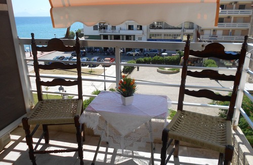 Xylokastron Condo | Amazing Summer Paradise by the beach!/Apartment