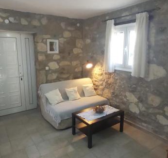 Goudhouros House | Amnesea Stone House