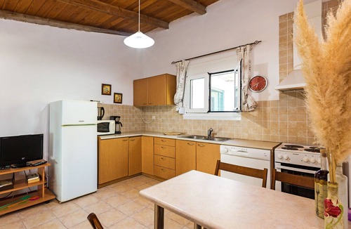 Agios Vasileios Villa | Anatolika cottage house, waterfront, south Crete