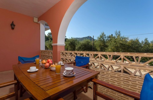 Ano Vasilikos Apartment | Anemomylos Studios - 1 Bedroom Apartment G.F. N4