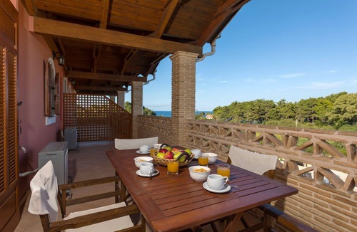 Ano Vasilikos Apartment | Anemomylos Studios - Attic Two-Bedroom Apartment