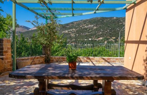 Logarata House | Anna's Apartment near Agia Efimia & Myrtos beach
