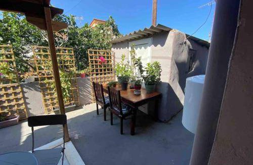 Lavreotiki Apartment | Apartment ∙ 2 bedrooms ∙ 6 guests