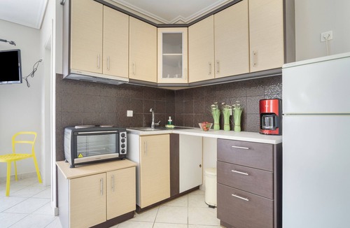 Kalligoni Apartment | Apartment 'Alexandros Studio' with Mountain View, Wi-Fi and Air Conditioning