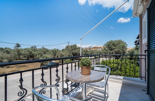 Kalligoni Apartment | Apartment 'Alexandros Studio' with Mountain View, Wi-Fi and Air Conditioning