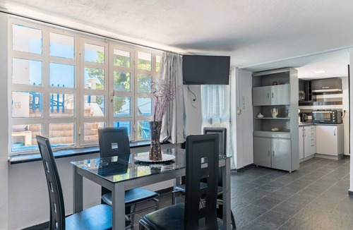 Salamis Apartment | Apartment 'Aris' with Sea View, Wi-Fi and Air Conditioning