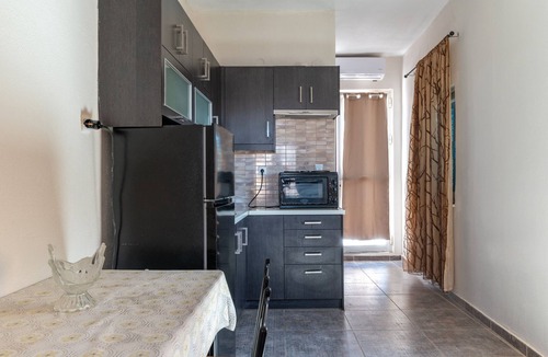 Salamis Apartment | Apartment 'Artemis' with Sea View, Wi-Fi and Air Conditioning