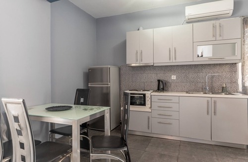 Salamis Apartment | Apartment 'Dias' with Sea View, Wi-Fi and Air Conditioning