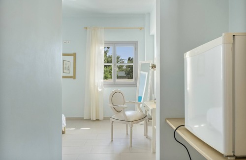 Massouri Apartment | Apartment 'Ermis Side Sea View' with Shared Garden, Wi-Fi and Air Conditioning