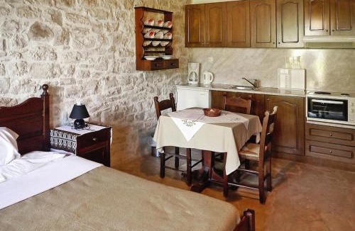 Vlichada Apartment | Apartment in a holiday home