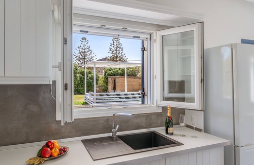 Kato Fellos Apartment | Apartment In A Hotel "Ow Andros Luxury Suites 5" with Mountain View, Private Terrace & Wi-Fi
