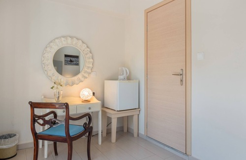 Massouri Apartment | Apartment 'Ismini Side Sea View' with Shared Garden, Wi-Fi and Air Conditioning